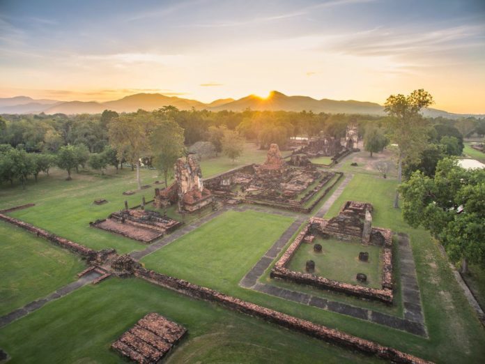 อุทยานประวัติศาสตร์สุโขทัย มรดกโลกทางวัฒนธรรม - ศิลปวัฒนธรรม